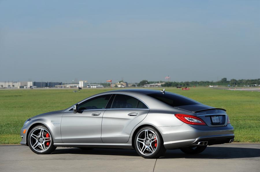  Mercedes-Benz CLS63 AMG HPE700 by Hennessey 2012 года  (фото 3 из 11)